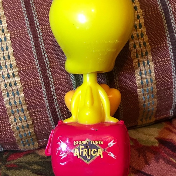 9263 VTG Tweety Bird Bobble Head Back In Action Africa Red Suitcase Yellow Bird - Picture 7 of 13